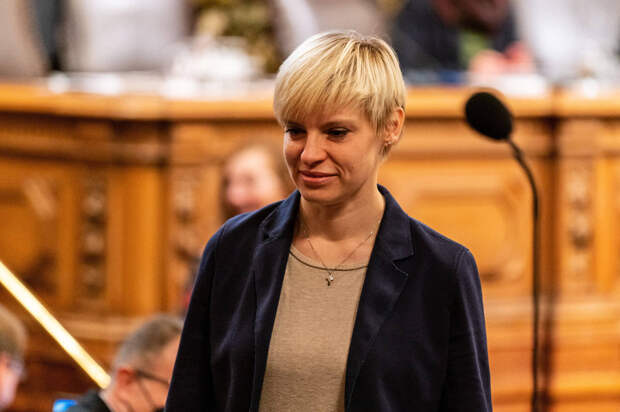 Депутат Бундестага переехала в Россию, спасая детей. Она подверглась травле за работу наблюдателем на русских выборах