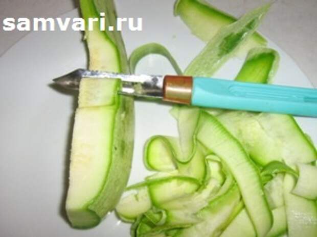 салат со свежими кабачками
