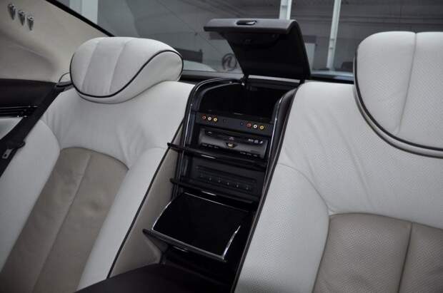 Эксклюзивный Maybach, который якобы делали для ливийского революционера, выставили на продажу