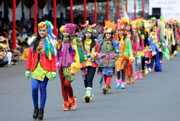 Необычный карнавал в индонезийском Джембере (4)