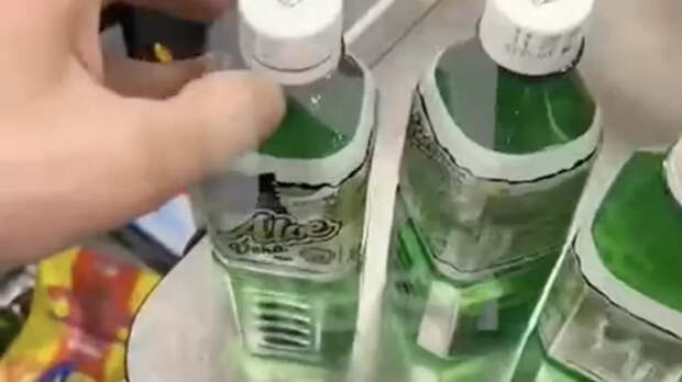 Роспотребнадзор приостановил продажи напитка Aloe Vera из-за запаха ацетона
