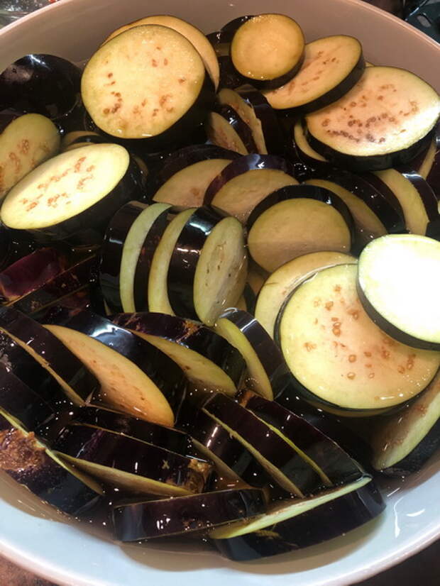 Лечо из баклажанов на зиму – просто объедение (готовлю не первый год, вкуснее консервации из баклажанов не знаю)