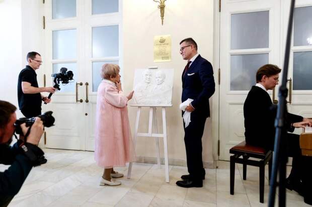 В фонды РНБ переданы личные архивы Александры Пахмутовой и Николая Добронравова
