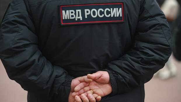 Смоленского полицейского задержали за попытку вывезти оружие из Донбасса
