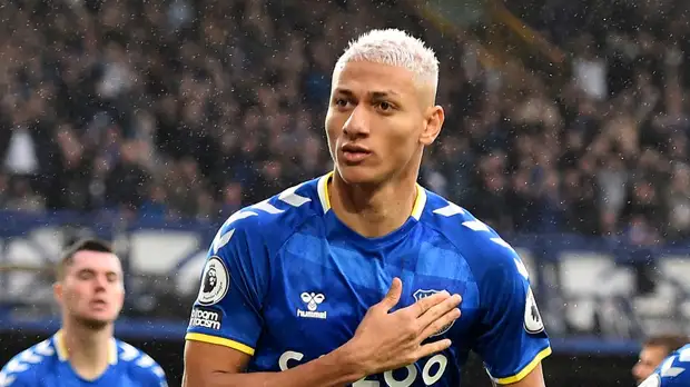 RMC Sport: ПСЖ подпишет Ришарлисона, если из команды уйдёт Мбаппе