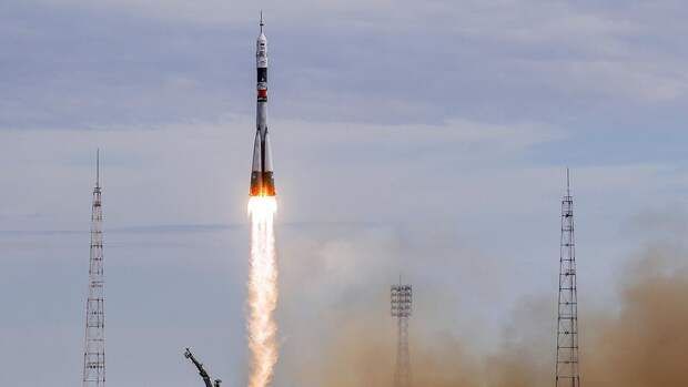 «Роскосмос» намерен запустить несколько экипажей «Союзов» с туристами в ближайшие годы