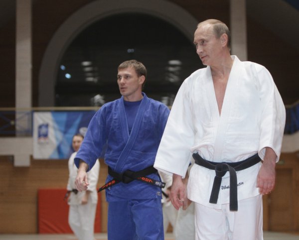 Путин держит удар."Партнеры" запели совсем иные песни... Путин держит удар."Партнеры" запели совсем иные песни...