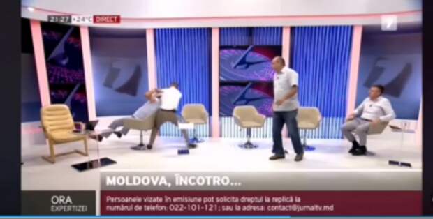 Экс-советник Санду в прямом эфире избил бывшего замглавы МВД Молдавии до потери сознания Экс-советник Санду в прямом эфире избил бывшего замглавы МВД Молдавии до потери сознания