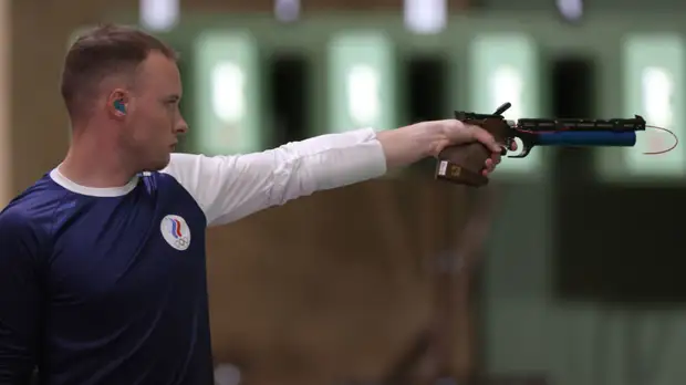 Черноусов завоевал золото этапа Гран-при по спортивной стрельбе в Осиеке