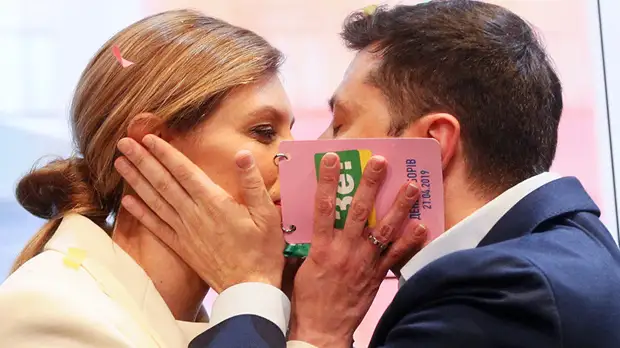 «Всю жизнь вела себя как первая леди»: что известно о супруге избранного президента Украины Елене Зеленской