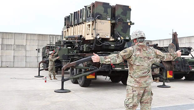 Военнослужащие армии США испытывают противоракетный комплекс Пэтриот. Архивное фото