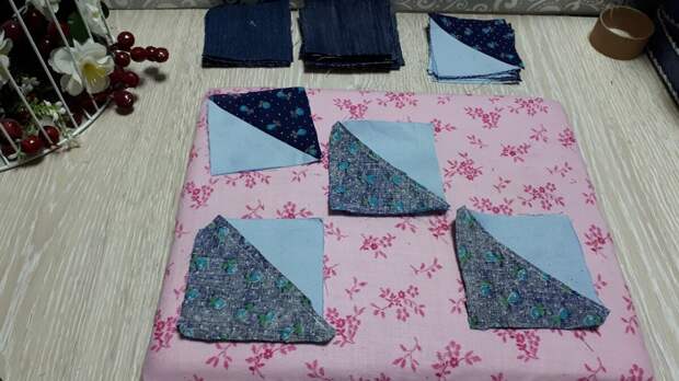 Писала, писала про пэчворк и решила - все, шью джинсовую подушку, сколько можно только одни чужие работы смотреть, пора и самой, что нибудь сотворить!-12