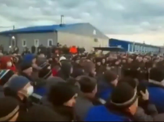В России власть слышит и боится только восставших В России власть слышит и боится только восставших