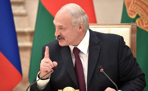 Лукашенко разрешил применять боевую технику против протестующих