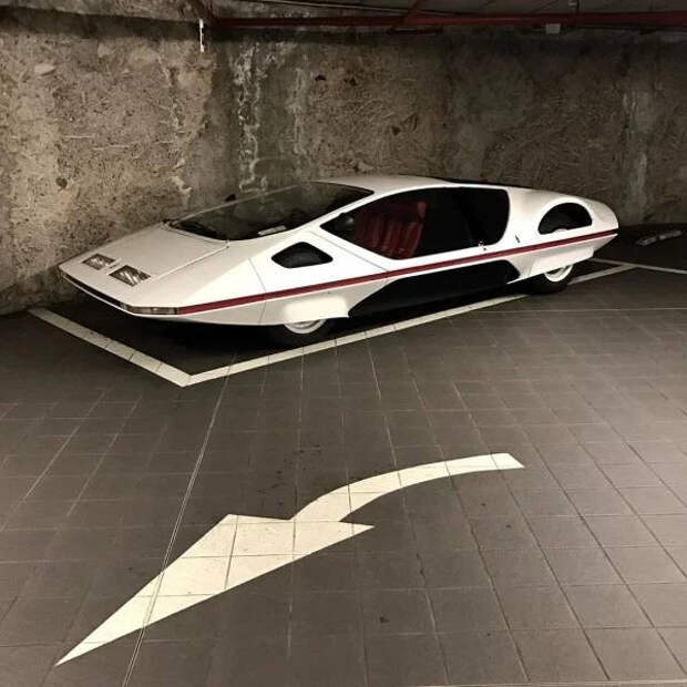 Крутые автомобили разных лет для настоящих ценителей