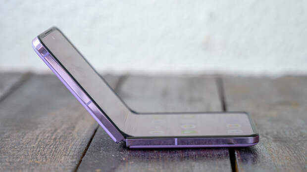 Новую технологию создания золотых пленок для гибких дисплеев разработали российские ученые