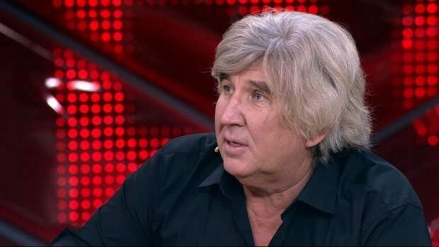 Фирсов заявил, что первый муж Легкоступовой «затаскивал» к ним в постель третьего человека