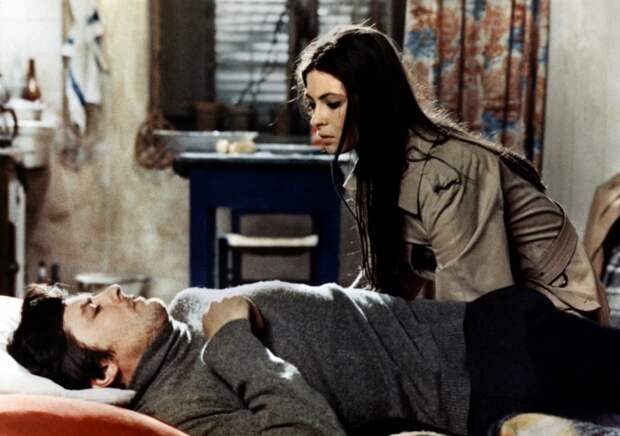Соня Петрова и Ален Делон. Фото /  Sonia Petrova and Alain Delon photo. Первая ночь покоя / La Prima notte di quiete. 1972