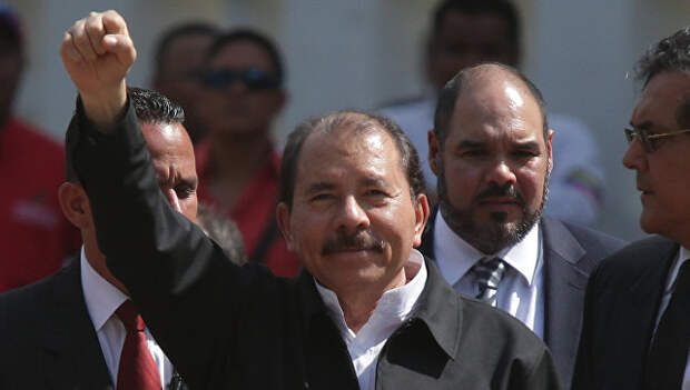 Президент Никарагуа Даниэль Ортега (в центре). Архивное фото