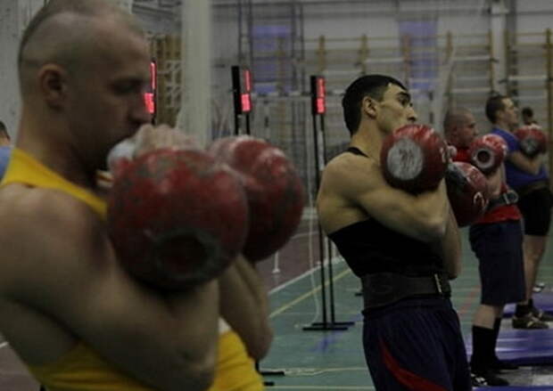 Спортсмены ЦВО принимают участие в соревнованиях по гиревому спорту памяти старшего лейтенанта Александра Прохоренко