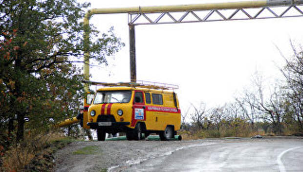 Аварийная служба на месте повреждения газопровода возле села Виноградное под Алуштой