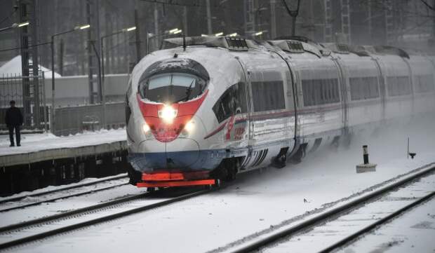 Свыше 100 единиц спецтехники ликвидирует на МЖД последствия снегопада