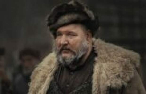 Кино: "Бывшая жена пыталась обобрать его до нитки и довела до инсульта, а нынешняя жена-подполковник помогла ему с проблемами". Дмитрий Быковский