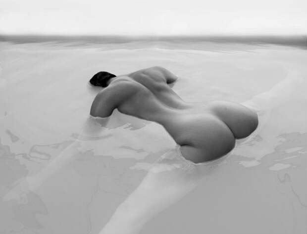 Тело в воде, разум на улице: обнаженная фотография Клауса Камперта