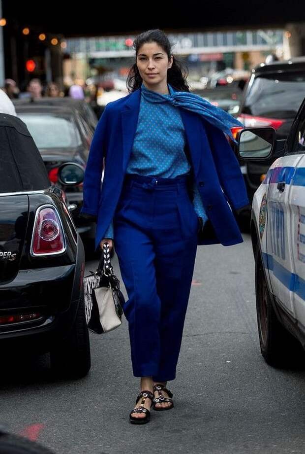 Как носить синий - самый модный цвет 2020 года фото №19