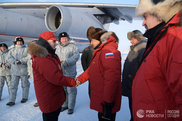 Президент РФ Владимир Путин во время посещения острова Земля Александры архипелага Земля Франца-Иосифа. 29 марта 2017