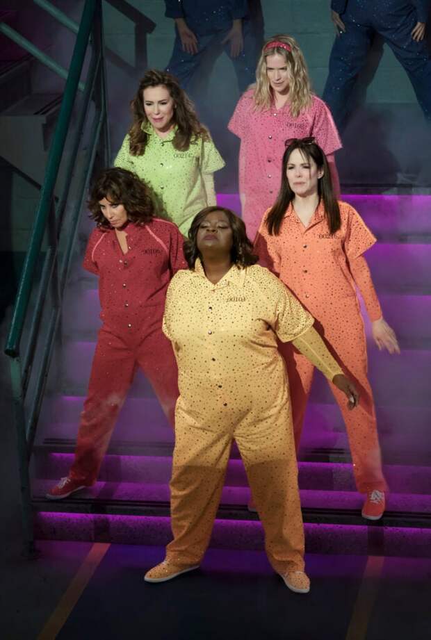 A group of inmates sing about the victim on Elsbeth Season 2 Episode 20