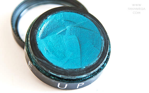 Тени для век Make Up Store