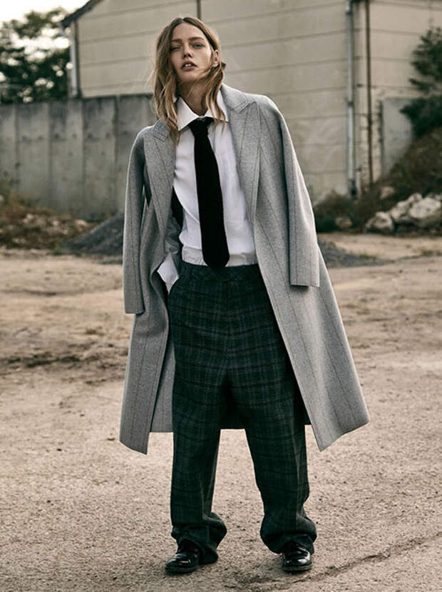 Саша Пивоварова в ноябрьском Vogue Paris 2016 года