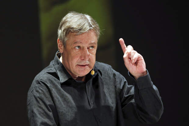 Появились кадры первого спектакля Ефремова после освобождения из тюрьмы