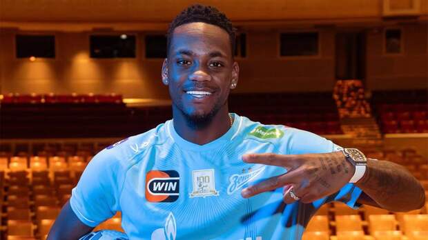 Видео: Джон Дуран чуть не забил ножницами через себя дебютный гол за «Зенит»