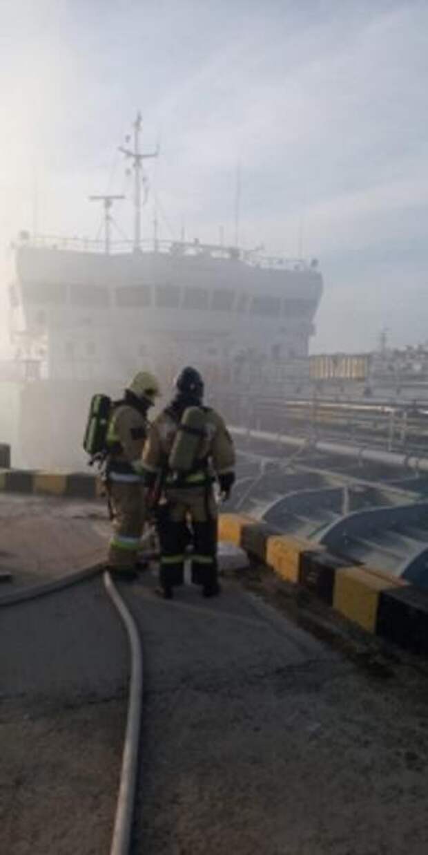 В результате взрыва на танкере в Махачкале могут быть погибшие, несколько человек ранены