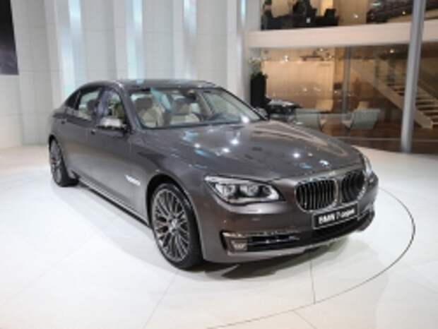 Новое поколение BMW 7-Series выйдет в 2016 году