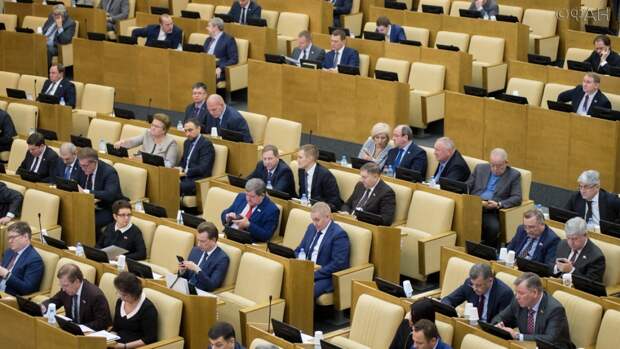 В Госдуме РФ хотят запретить иностранцам работать таксистами