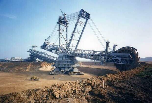Bagger 288, самая большая наземная машина в мире Bagger 288, самая большая наземная машина в мире