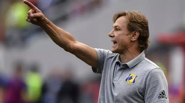 Чернов рассказал о реакции Карпина на его сейвы в матче с «Локомотивом»