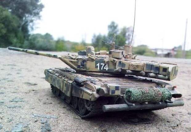 Танк Т-90 с боевым отделением «Бурлак»