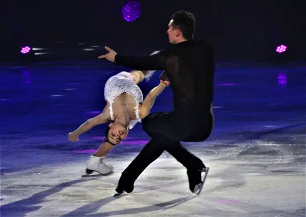 Ледовое шоу "Влюбленные в фигурное катание"