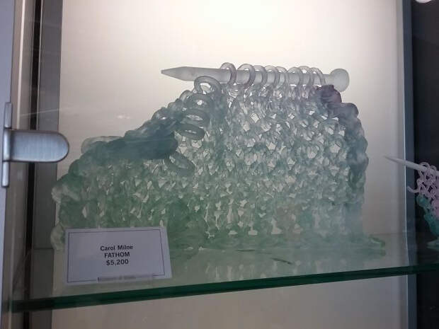 Вязаное стекло в музее стекла в Сиэтле.