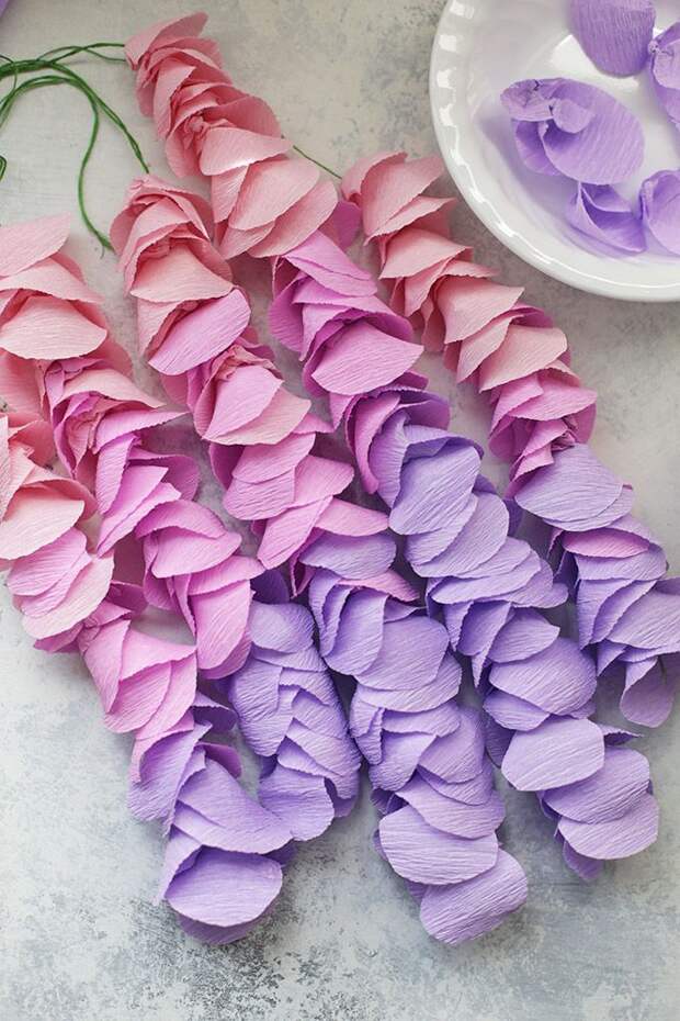 гирлянды из бумажных цветов