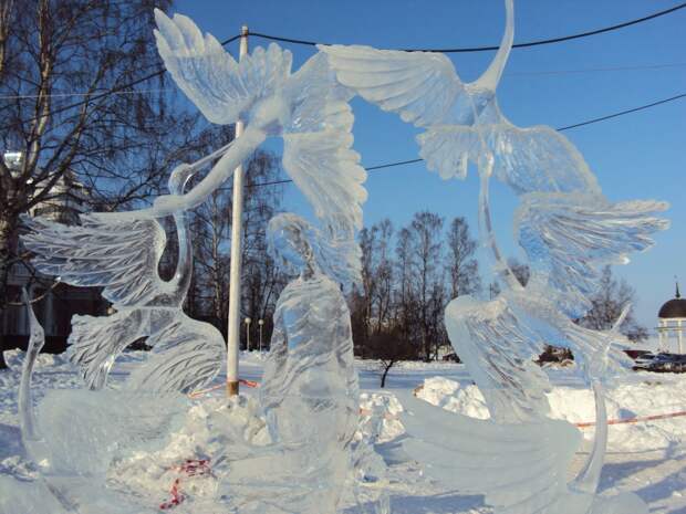 http://picslife.ru/wp-content/uploads/2013/01/ledyanyie-skulpturyi_15.jpg