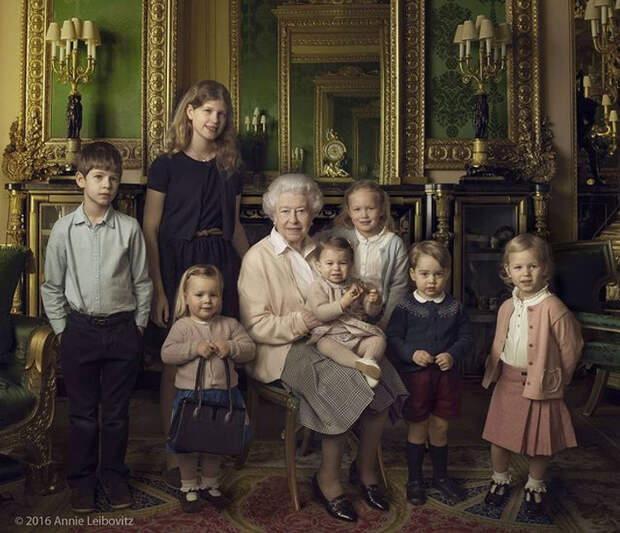10 случаев, когда члены королевской семьи надевали вещи родственников или точно копировали их стиль