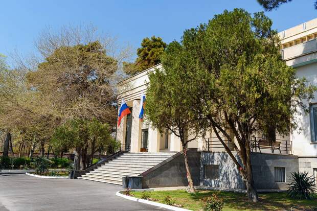 Российское посольство в Иране выступило с призывом после атак США и Израиля