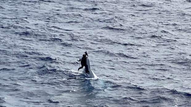 Американец двое суток дрейфовал в море на перевернувшейся лодке