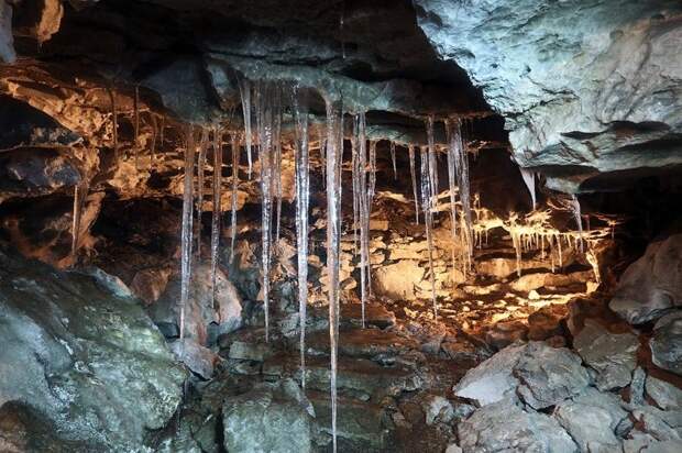 Ледяная пещера в Перми. Интересно? Листай, инфа ниже :)