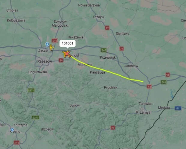 Срочно! Кого тайно эвакуировали? Сразу три самолета в Польшу после ударов по центрам СБУ